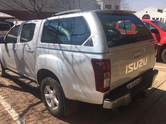 ISUZU DOUBLE CAB EXEC CANOPY