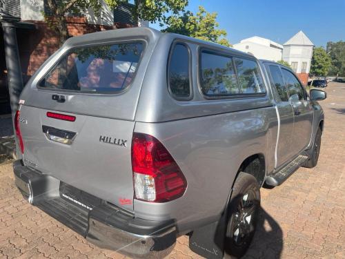 TOYOTA HILUX FIBREGLASS CANOPY - EXT CAB